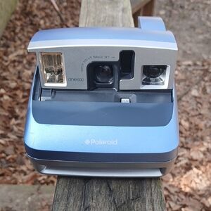 Polaroid One 600 Camera